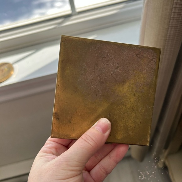 Vintage 1940 brass Red Rose Decorative Box Princess makeup mirror Case 🥰 - Picture 8 of 8